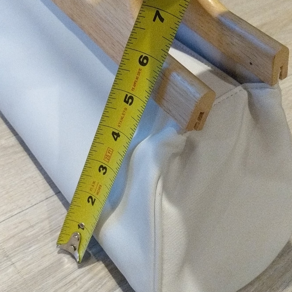 Cute white purse with wooden handles! - Picture 2 of 11